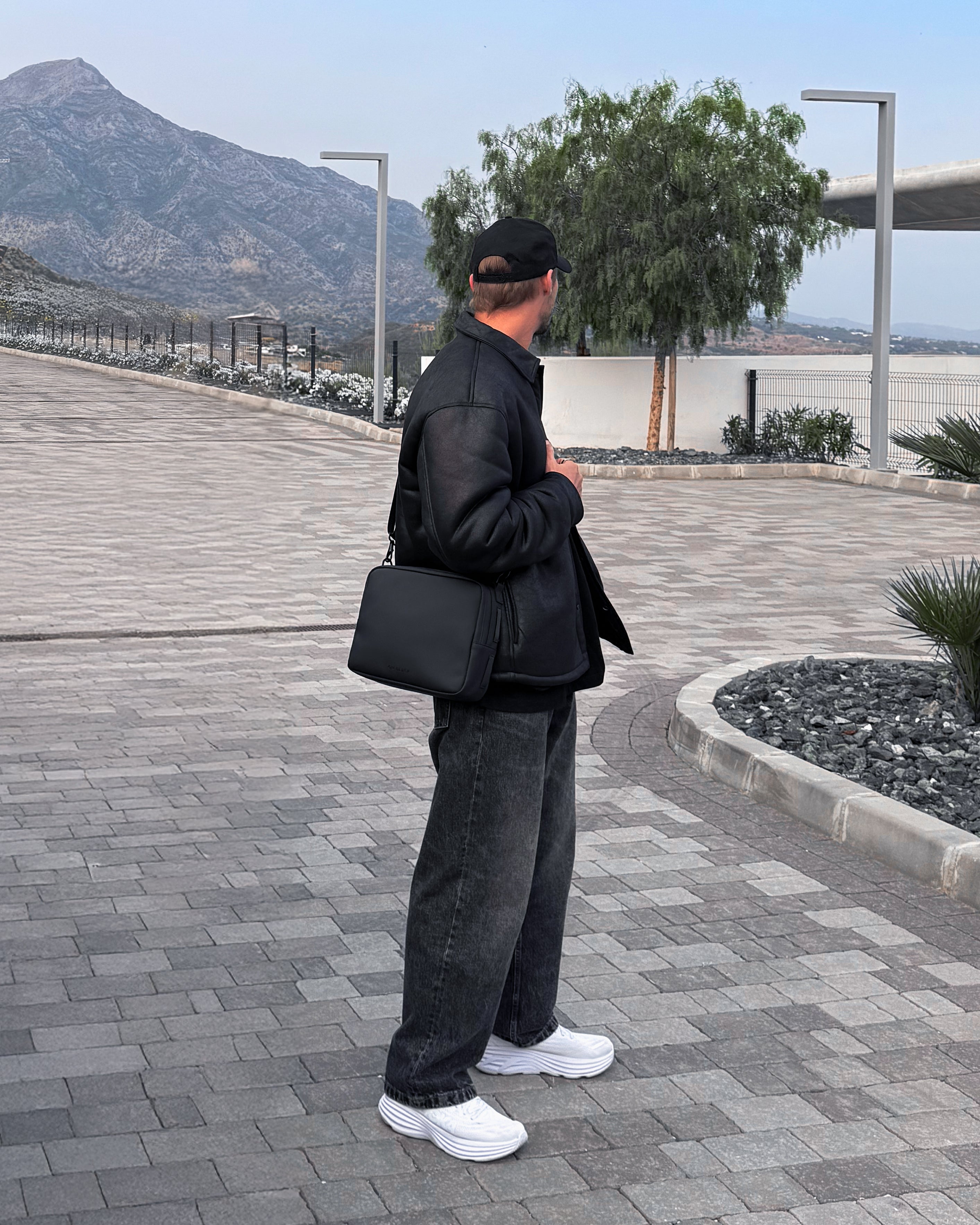 crossbody-fredde.jpg